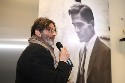 Tabarroni durante l'intitolazione dell'aula 4 a Pier Paolo Pasolini