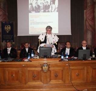 La commissione di laurea con il rettore Alberto Felice De Toni