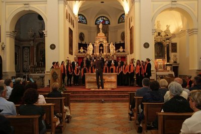 Concerto di apertura del festival nella chiesa di S. Pietro Martire: il coro dell'UniversitÃ  di Udine