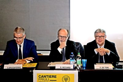 Da sinistra Silvio Brusaferro, Ricccardo Riccardi, Alberto De Toni.JPG