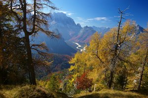 Vista sulla Val Saisera e lo Jof di Montasio (Alpi Giulie, Friuli Venezia Giulia). Foto di Dario Di Gallo (Corpo forestale FVG)