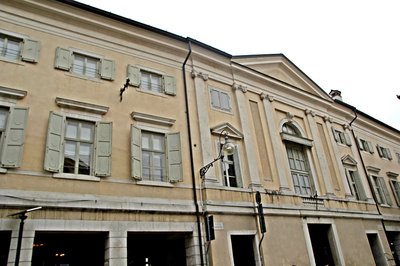 La facciata di Palazzo Caiselli