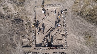Foto zenitale durante gli scavi ad Asingeran