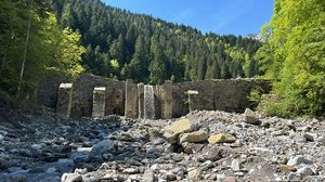 1 Torrente Orteglas (Paularo), grande briglia in pietrame squadrato del 1930, ancora perfettamente funzionante