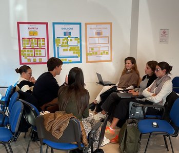 Gruppo al lavoro