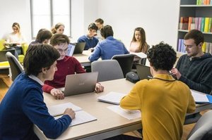 Studenti della Scuola Superiore Universitaria di Toppo Wassermann