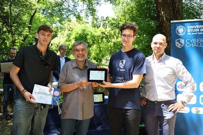 Da sinistra Matteo Tiussi, Alberto Marcone, il secondo classificato Michele Ongaro, Francesco Maria Crosato