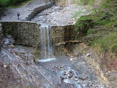 3 Torrente Orteglas (Paularo), sequenza di briglie storiche e difese spondali più recenti