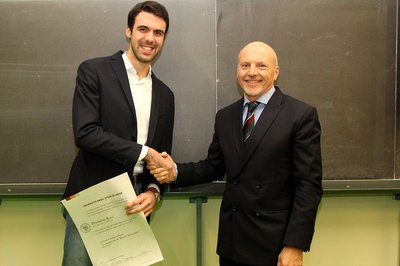 Brendon Kasi e il coordinatore del corso di laurea in Ingegneria elettronica, Pier Luca Montessoro