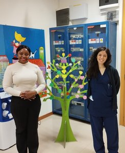 Natasha Mupeta Kaweme con Ilaria Liguoro, referente ematologia della Clinica pediatrica