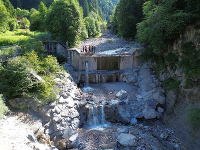 5 Torrente Turriea (Paularo), briglia realizzata per stabilizzare lo scarico di una centralina