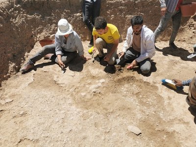 Rinvenimento del pavimento della capanna preistorica nel sito di Kanispan