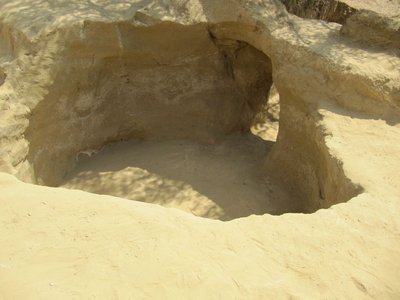 Una tomba a camera alla fine dello scavo