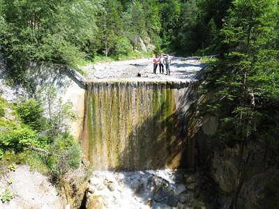 7 Torrente Cella (Camporosso – Tarvisio), rilievo di una briglia in collaborazione con il Corpo Forestale Regionale