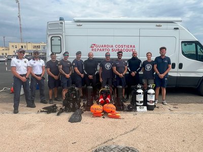 Il gruppo di lavoro della seconda settimana: Capitaneria di porto di Pozzallo, terzo Nucleo sommozzatori della Guardia costiera di Messina, Unità di archeologia subacquea dell’Università di Udine e Soprintendenza del mare della Regione Siciliana.