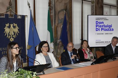 Da sinistra Giulia Sassara, Marina Brollo, Roberto Pinton, Cristiana Compagno, Vito Di Piazza