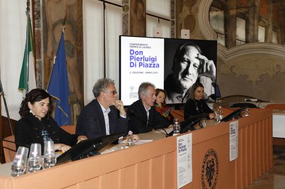 Da sinistra Marina Brollo, Angelo Montanari, Vito Di Piazza, Cristiana Compagno, Francesca Visintin