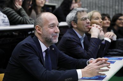 Da sinistra il direttore generale Gabriele Rizzetto, il delegato alla ricerca Francesco Pitassio, la delegata all'area medica Lorenza Driul