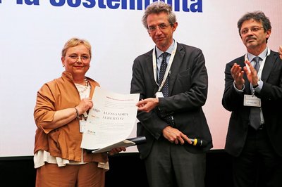 Alessandra Albertini riceve il Premio alla SostenibilitÃ  CRUI 2019