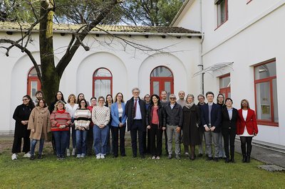 I corsisti con al centro Angelo Montanari e, a sinistra, Michela Vogrig, Nicola Galluà, Anna Zilli, Paolo Vidoni e Mario Robiony