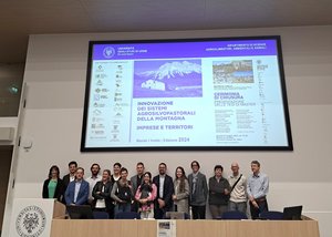 I diplomati del master con i docenti