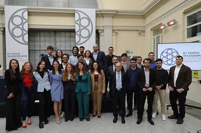 I diplomati della Scuola Superiore con il rettore e il direttore