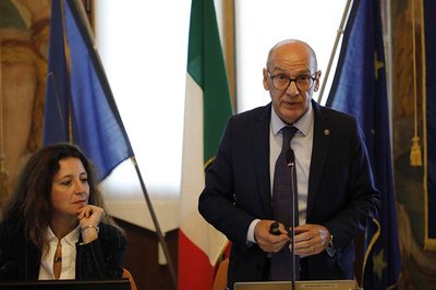 Il rettore Roberto Pinton con Barbara Gallavotti