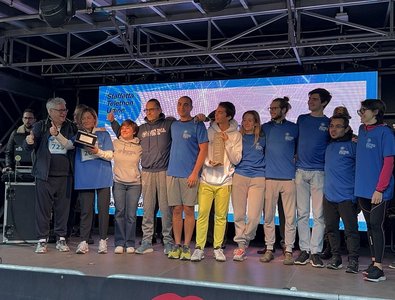 La delegata Laura Rizzi, e il sindaco Alberto Felice De Toni, alla premiazione dell'Ateneo, terzo per numero di gruppi partecipanti