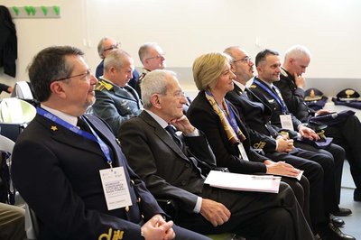 La prima fila con Luciano Violante e Roberta Pinotti