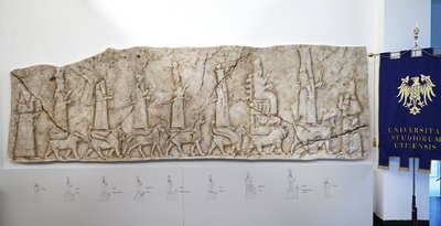 La replica del bassorilievo di Faida