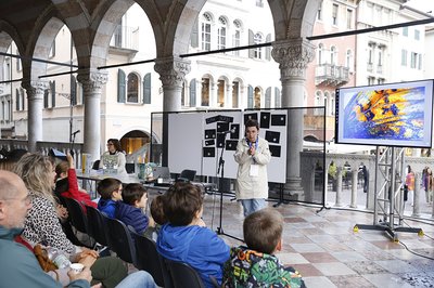 Laboratori per bambini sotto la Loggia