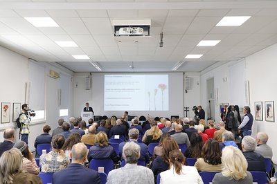 L'affollata conferenza stampa di presentazione