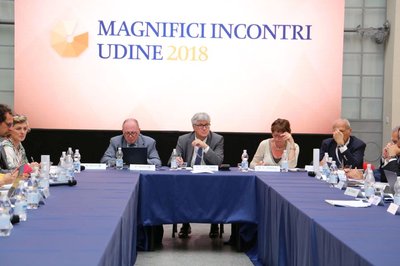 Udine, Magnifici incontri Crui 2018, al centro del tavolo Alberto De Toni