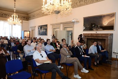 Pubblico presente all'incontro su iNEST a Palazzo Torriani