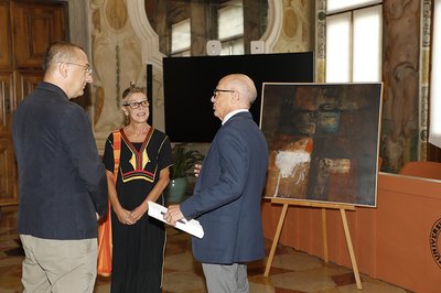 Un momento della donazione a palazzo Maseri