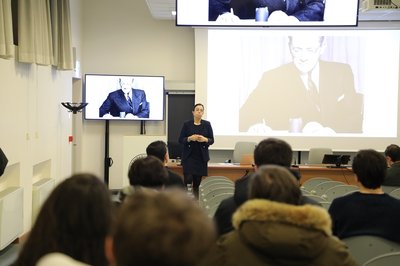 Un momento della lezione di Claudia Candelmo