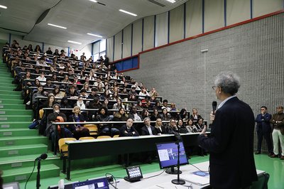 Un momento dell'intervento del rettore