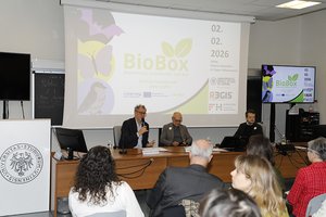 Una fase della presentazione, da sinistra Angelo Montanari, Edi Piasentier, Francesco Boscutti