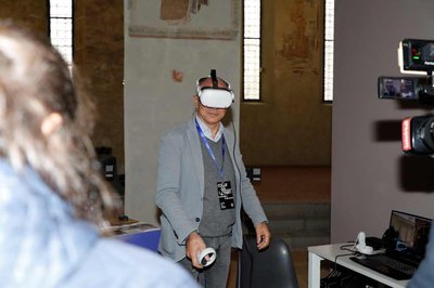 Uno degli stand nell'ex chiesa di San Francesco
