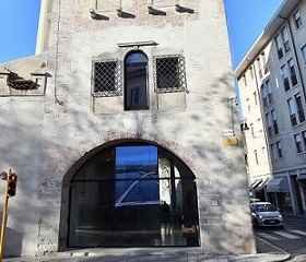 esterno torre strada fronte home