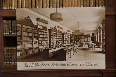 Un'immagine storica della biblioteca a palazzo Florio