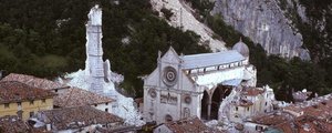 Il Duomo di Gemona del Friuli dopo il 6 maggio 1976 (Foto Graziano Soravito)
